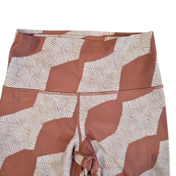 Aerie Women's Tan and White Patterned Leggings - Picture 3 of 8